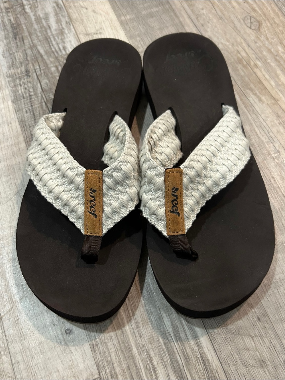 REEF Women’s Cushion Threads Flip-Flops Size 6 Brown White Beach Comfort Braided - Picture 2 of 5